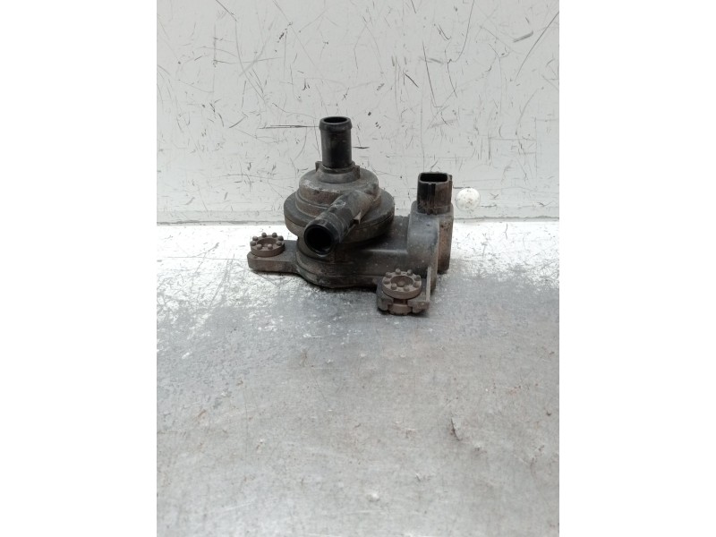 Recambio de bomba agua para citroën c-zero referencia OEM IAM   