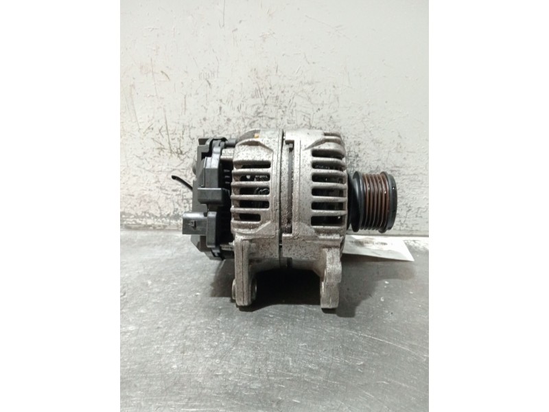 Recambio de alternador para skoda fabia i combi (6y5) 1.4 tdi referencia OEM IAM 8EL011710381 90A 