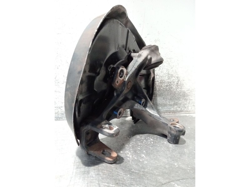 Recambio de mangueta trasera izquierda para audi a4 b6 (8e2) 2.0 referencia OEM IAM 8E0615611J  