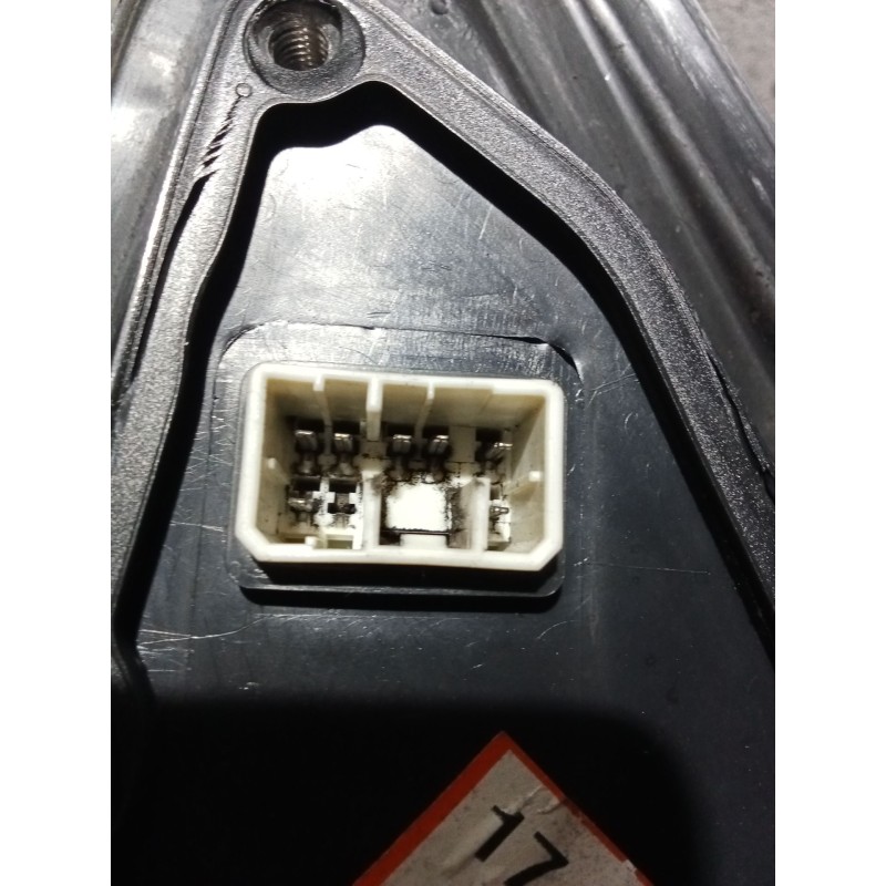Recambio de retrovisor derecho para kia sorento i (jc) 2.5 crdi referencia OEM IAM ELECTRICO 1 CLAVIJA CON 7 PINES 