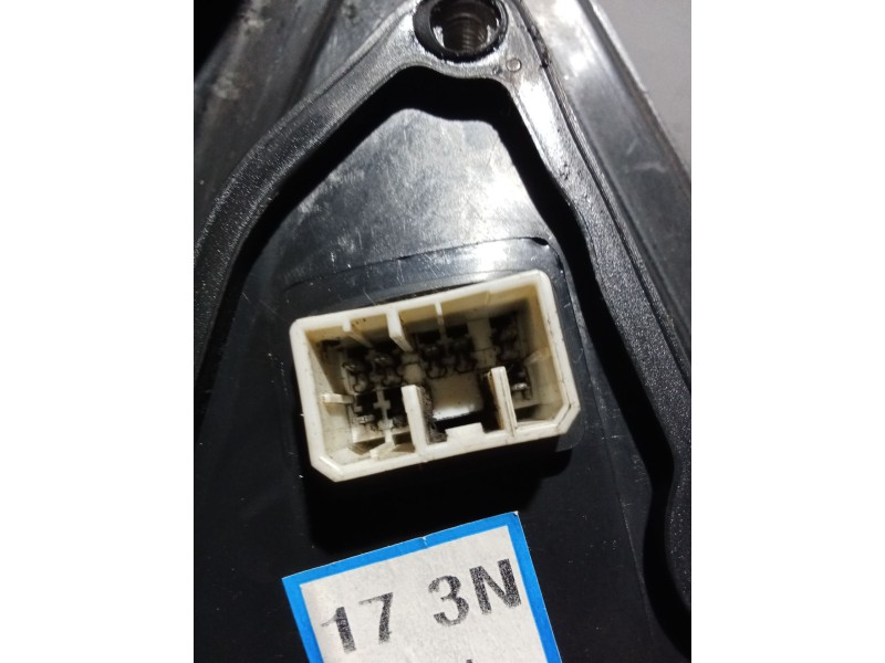 Recambio de retrovisor izquierdo para kia sorento i (jc) 2.5 crdi referencia OEM IAM ELECTRICO 1 CLAVIJA CON 7 PINES 