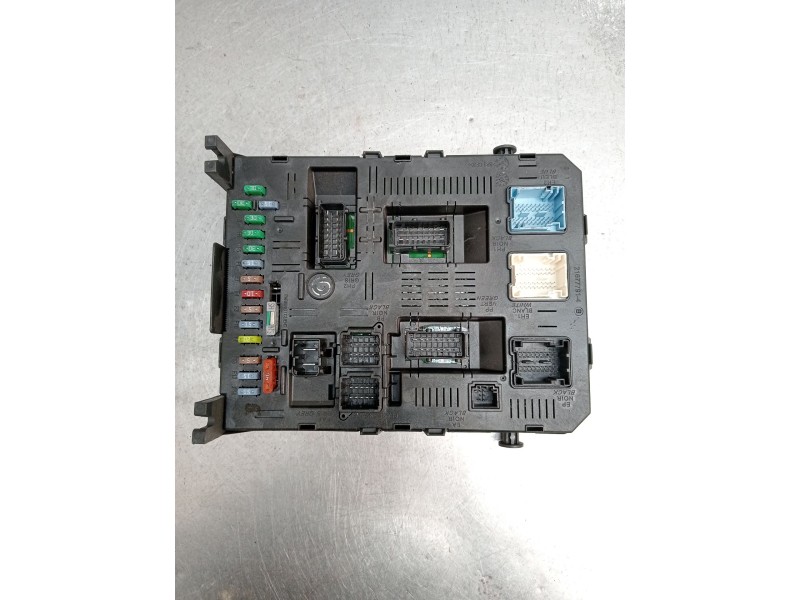 Recambio de caja reles / fusibles para peugeot 407 (6d_) 2.2 hdi 170 (6d4hth) referencia OEM IAM 9663510280 BSI2004H02 01160107