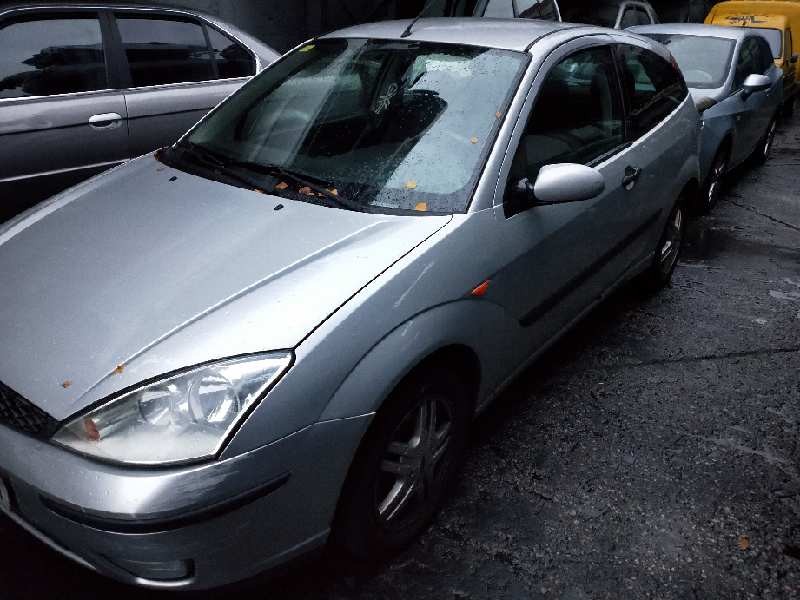 ford focus berlina (cak) del año 2001