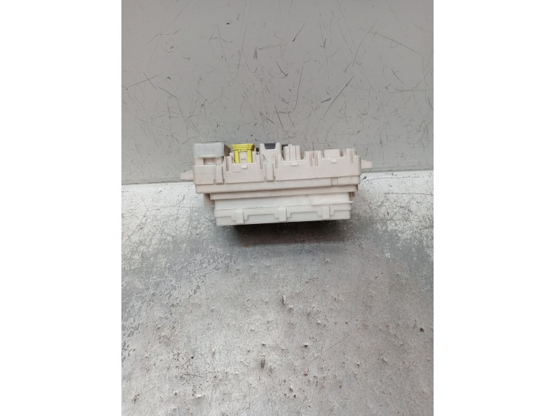 Recambio de caja reles / fusibles para citroën c-zero referencia OEM IAM 8637B316 G8C937MC0B02 18637B316 22776A00047