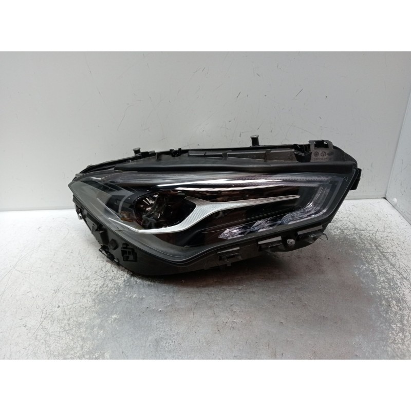 Recambio de faro derecho para mercedes-benz cla shooting brake (x118) cla 200 d (118.612) referencia OEM IAM A1189068601  