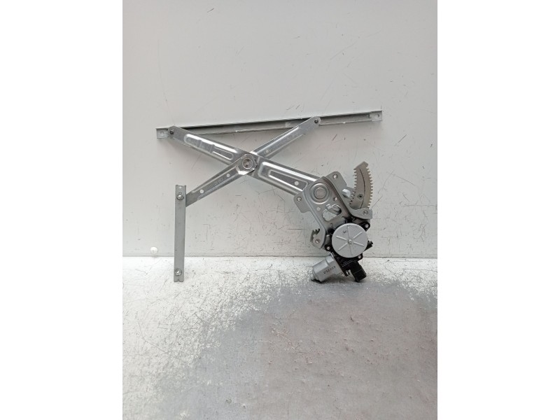 Recambio de elevalunas delantero derecho para citroën c-zero referencia OEM IAM 5713A090 5P 