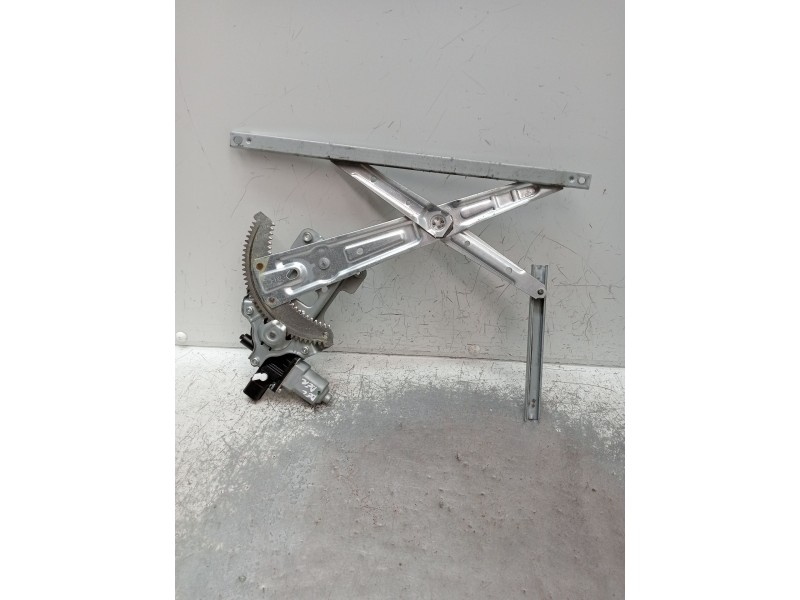 Recambio de elevalunas delantero derecho para citroën c-zero referencia OEM IAM 5713A090 5P 
