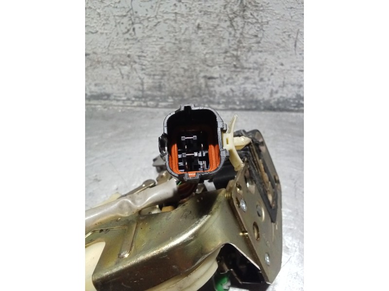 Recambio de motor cierre centralizado delantero derecho para kia sorento i (jc) 2.5 crdi referencia OEM IAM 5P  