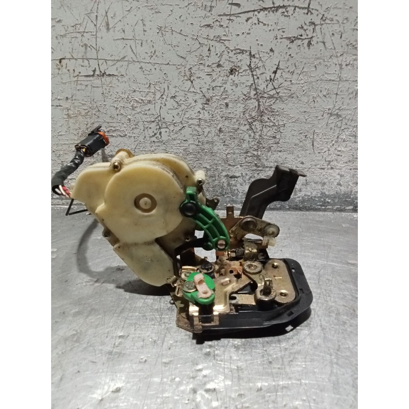 Recambio de motor cierre centralizado delantero izquierdo para kia sorento i (jc) 2.5 crdi referencia OEM IAM 5P  