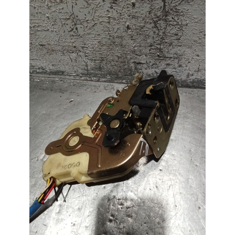 Recambio de motor cierre centralizado trasero derecho para kia sorento i (jc) 2.5 crdi referencia OEM IAM 5P  