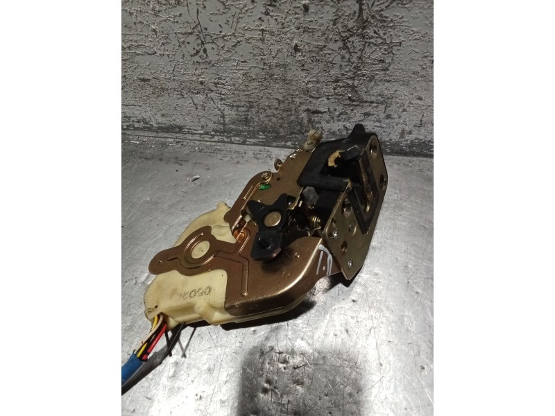 Recambio de motor cierre centralizado trasero derecho para kia sorento i (jc) 2.5 crdi referencia OEM IAM 5P  