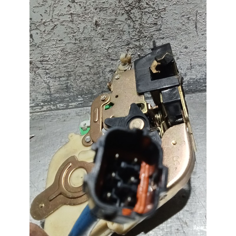 Recambio de motor cierre centralizado trasero derecho para kia sorento i (jc) 2.5 crdi referencia OEM IAM 5P  