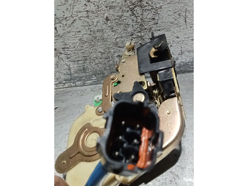 Recambio de motor cierre centralizado trasero derecho para kia sorento i (jc) 2.5 crdi referencia OEM IAM 5P  