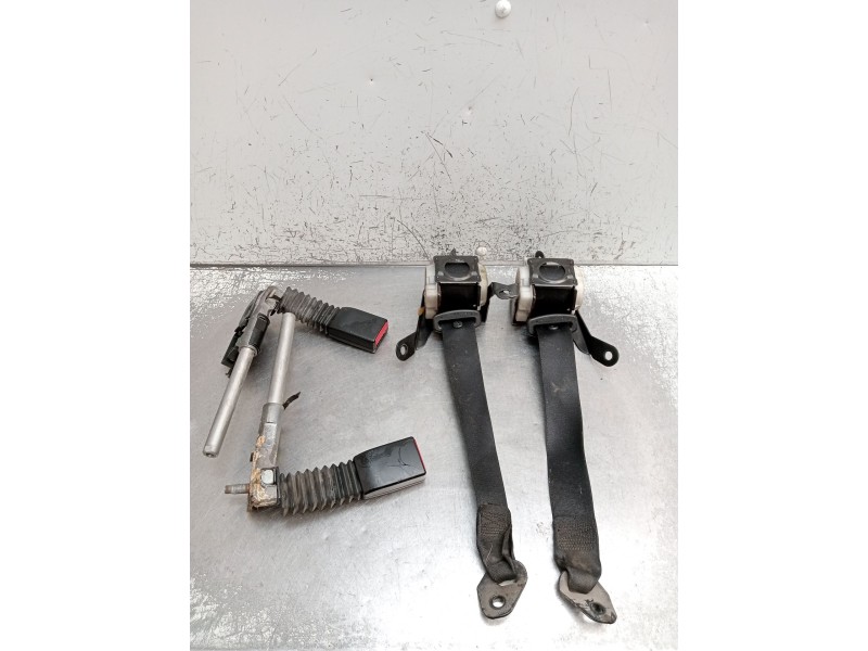 Recambio de juego cinturones trasero para mercedes-benz clk (c209) clk 270 cdi (209.316) referencia OEM IAM   