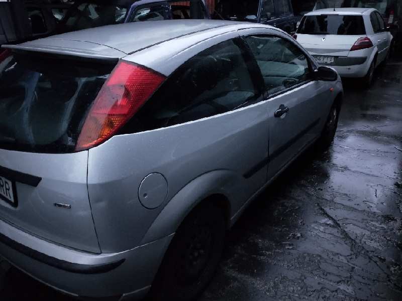 ford focus berlina (cak) del año 2001