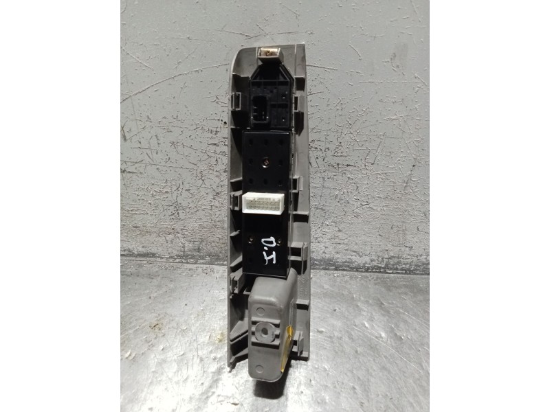 Recambio de mando elevalunas delantero izquierdo para kia sorento i (jc) 2.5 crdi referencia OEM IAM   
