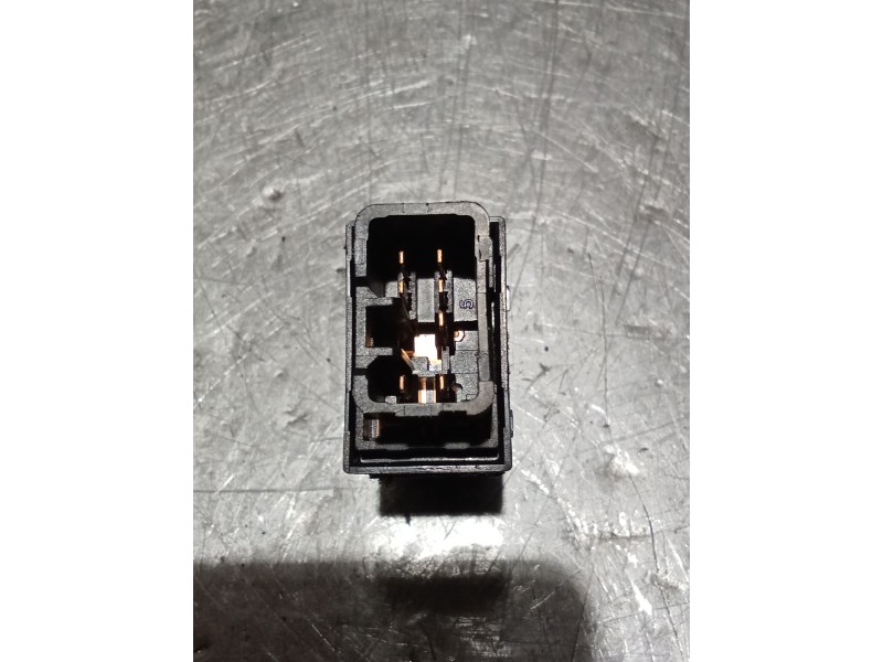 Recambio de mando elevalunas trasero derecho para kia sorento i (jc) 2.5 crdi referencia OEM IAM   