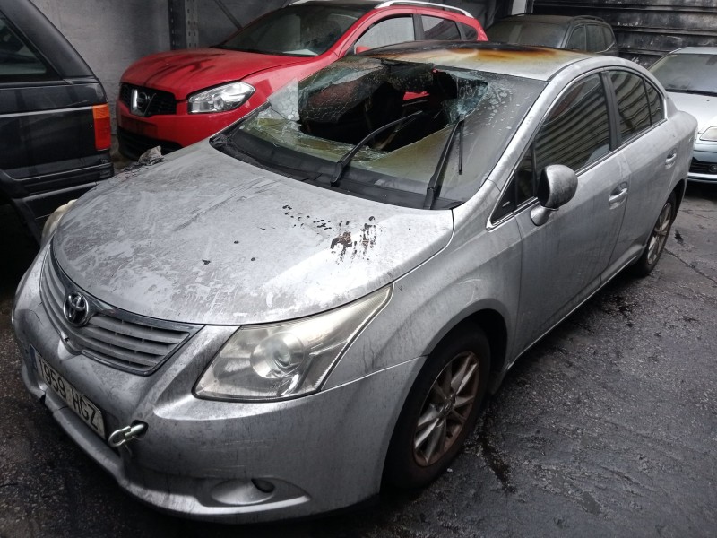 toyota avensis sedán (_t27_) del año 2011