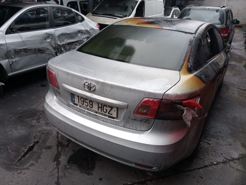 toyota avensis sedán (_t27_) del año 2011