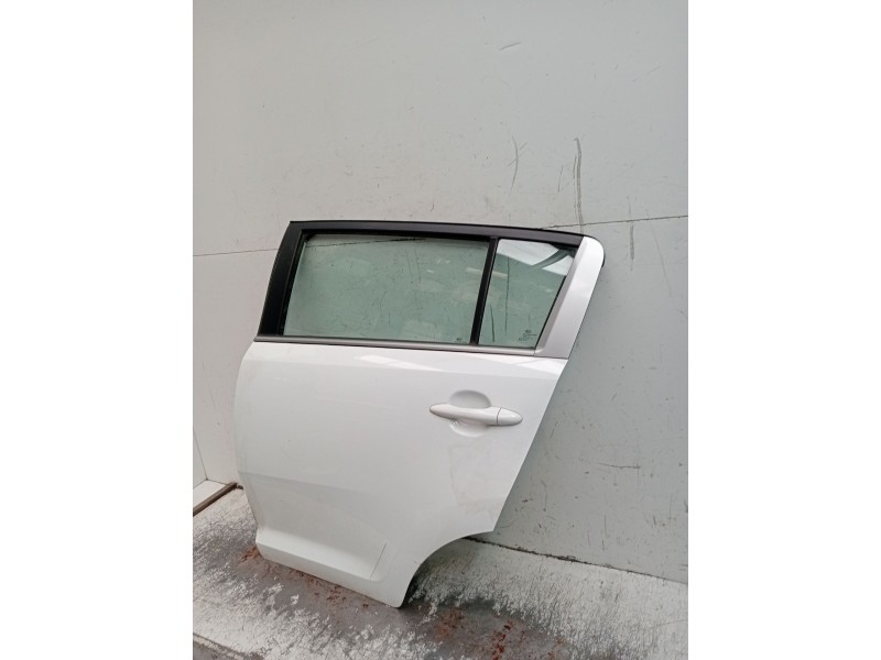 Recambio de puerta trasera izquierda para kia sportage iii (sl) 1.6 gdi referencia OEM IAM  5P 