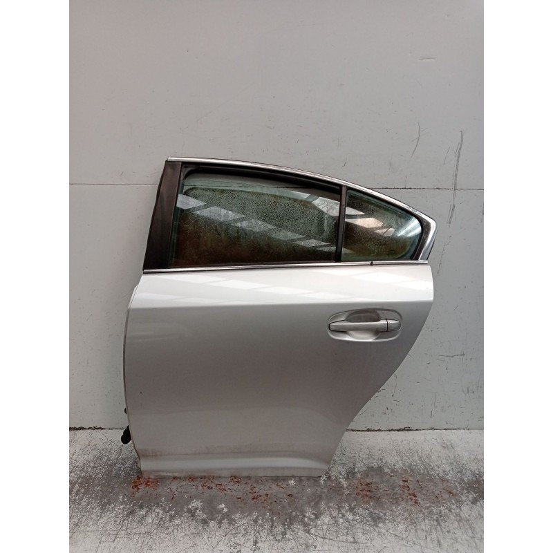 Recambio de puerta trasera izquierda para toyota avensis sedán (_t27_) 2.0 d-4d (adt270_) referencia OEM IAM  4P 