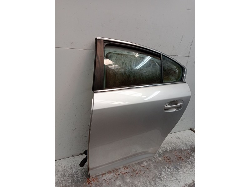 Recambio de puerta trasera izquierda para toyota avensis sedán (_t27_) 2.0 d-4d (adt270_) referencia OEM IAM  4P 
