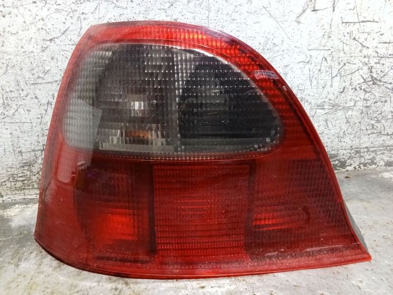 Recambio de piloto trasero izquierdo para rover 200 ii hatchback (rf) 220 d/sd referencia OEM IAM   