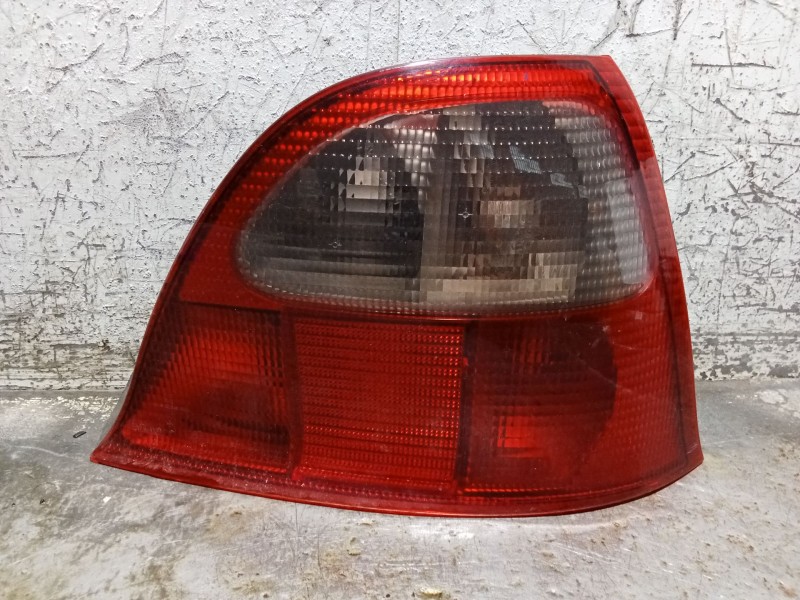 Recambio de piloto trasero derecho para rover 200 ii hatchback (rf) 220 d/sd referencia OEM IAM   