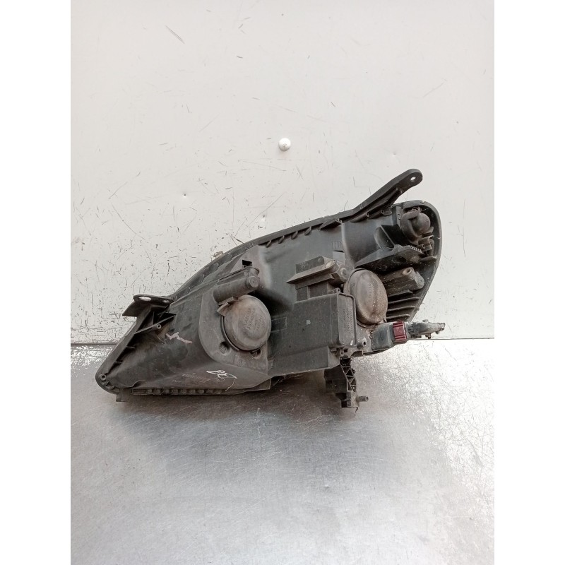 Recambio de faro derecho para opel zafira / zafira family b (a05) 1.9 cdti (m75) referencia OEM IAM 1305236081  