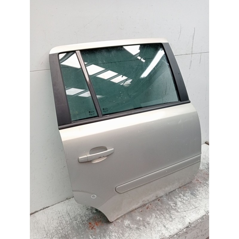 Recambio de puerta trasera derecha para opel zafira / zafira family b (a05) 1.7 cdti (m75) referencia OEM IAM  5P 