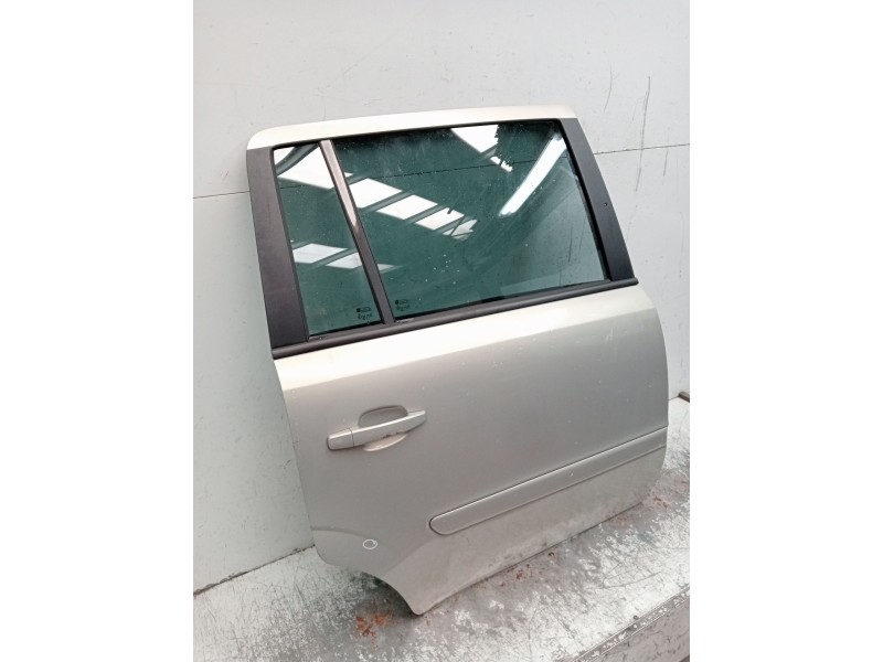 Recambio de puerta trasera derecha para opel zafira / zafira family b (a05) 1.7 cdti (m75) referencia OEM IAM  5P 