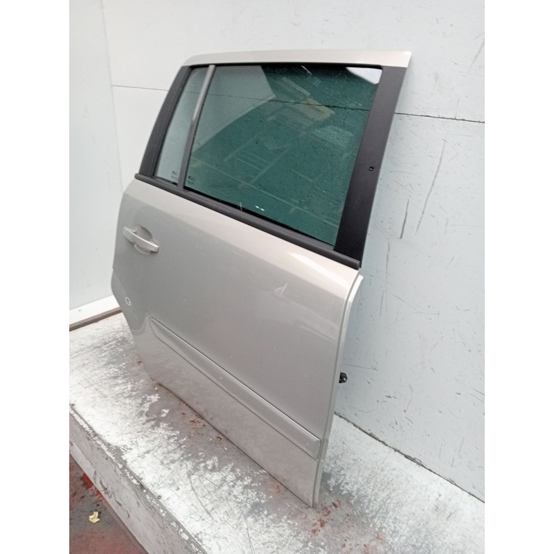 Recambio de puerta trasera derecha para opel zafira / zafira family b (a05) 1.7 cdti (m75) referencia OEM IAM  5P 