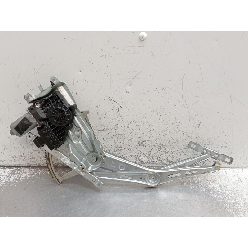 Recambio de elevalunas delantero derecho para opel zafira / zafira family b (a05) 1.9 cdti (m75) referencia OEM IAM A33701313222