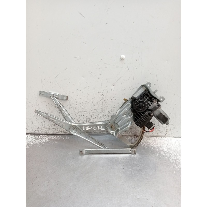 Recambio de elevalunas delantero izquierdo para opel zafira / zafira family b (a05) 1.9 cdti (m75) referencia OEM IAM A337013132