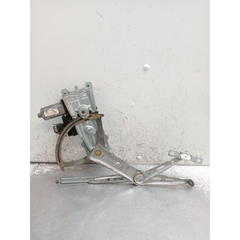 Recambio de elevalunas delantero izquierdo para opel zafira / zafira family b (a05) 1.9 cdti (m75) referencia OEM IAM A337013132
