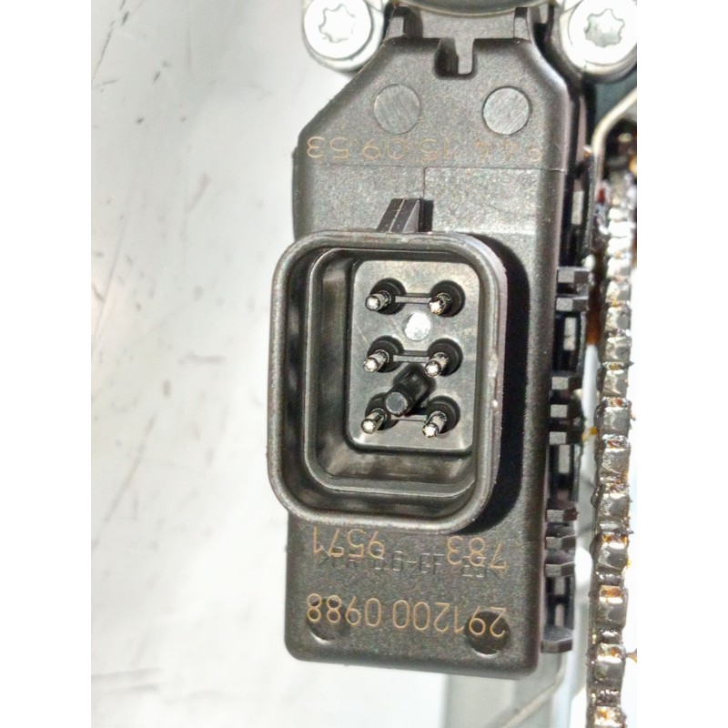 Recambio de elevalunas delantero izquierdo para opel zafira / zafira family b (a05) 1.9 cdti (m75) referencia OEM IAM A337013132