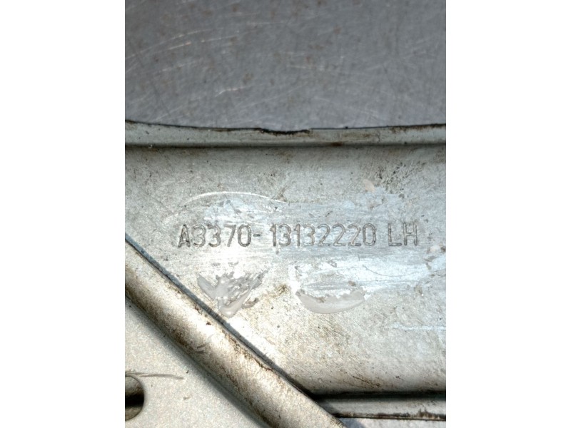 Recambio de elevalunas delantero izquierdo para opel zafira / zafira family b (a05) 1.9 cdti (m75) referencia OEM IAM A337013132