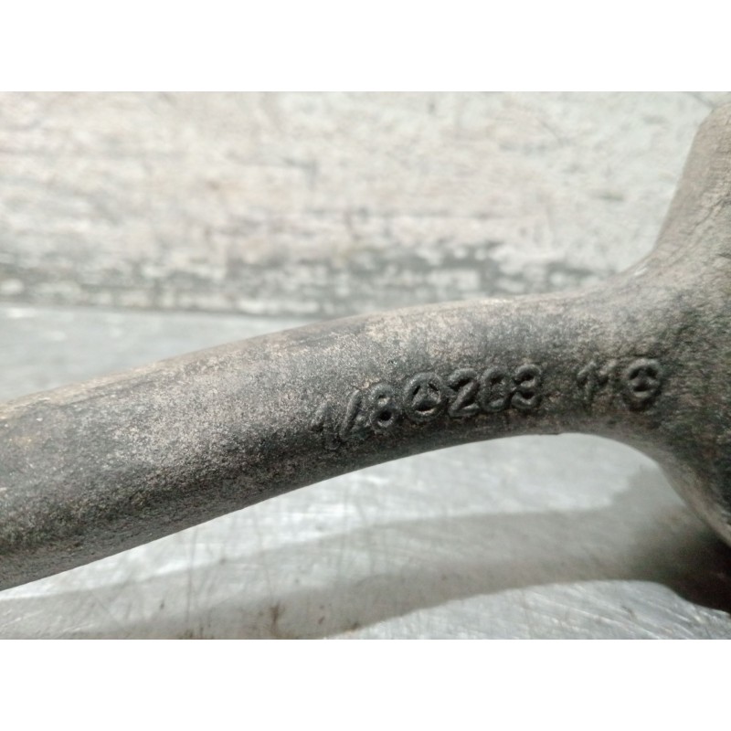 Recambio de brazo suspension inferior delantero derecho para mercedes-benz clk (c209) clk 270 cdi (209.316) referencia OEM IAM 2