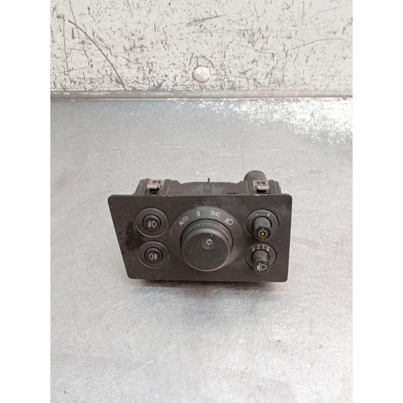 Recambio de mando luces para opel zafira / zafira family b (a05) 1.9 cdti (m75) referencia OEM IAM 13205868 04060100 