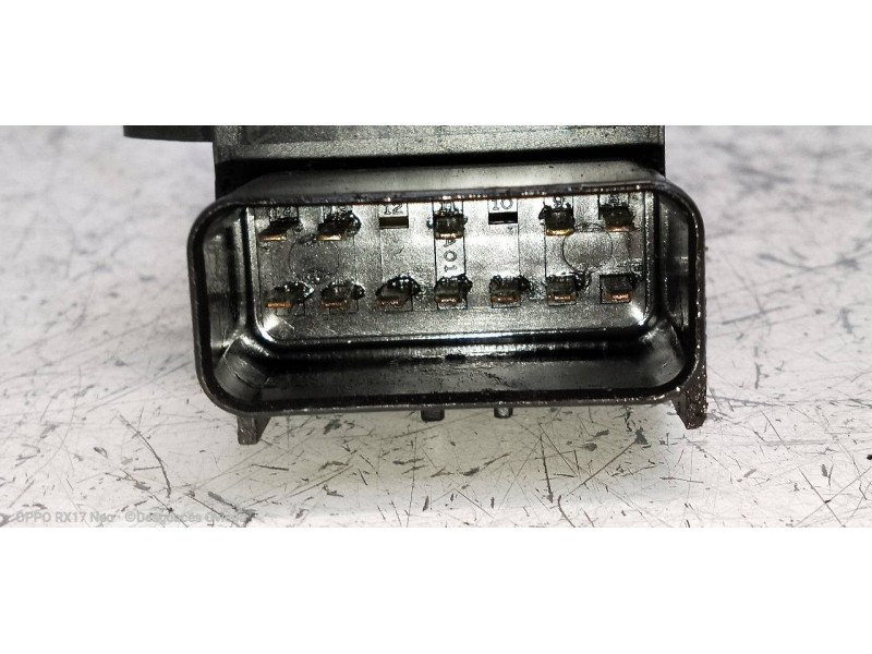 Recambio de mando elevalunas delantero izquierdo para chrysler voyager (rg) 2.5 crd lx referencia OEM IAM   