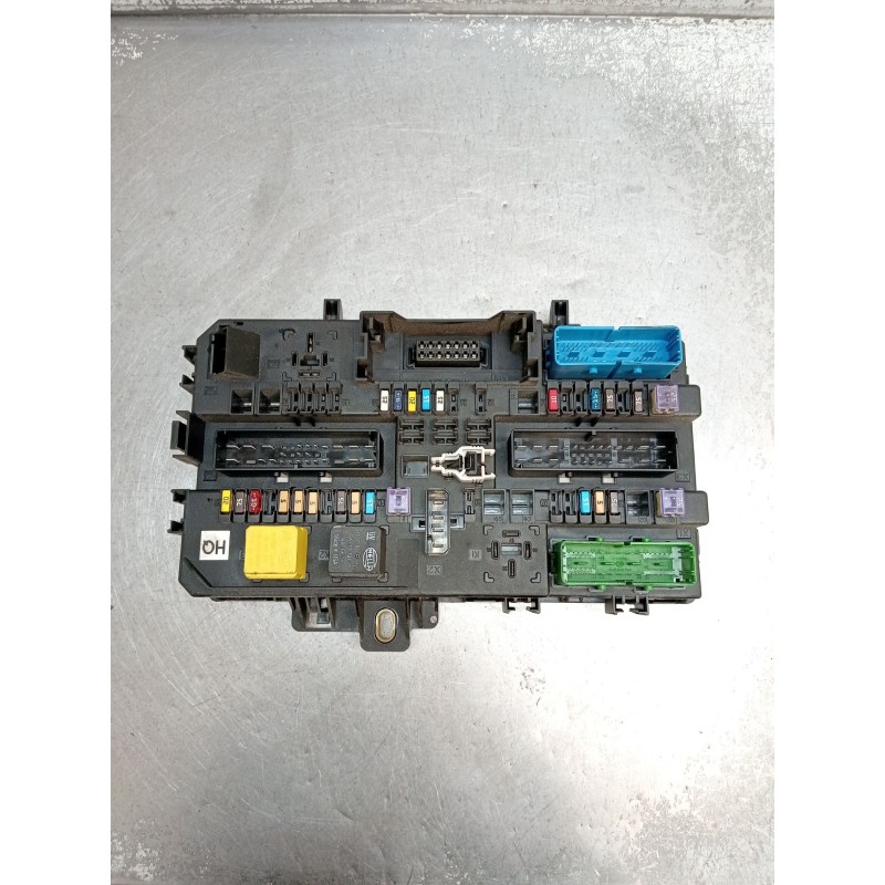 Recambio de caja reles / fusibles para opel zafira / zafira family b (a05) 1.9 cdti (m75) referencia OEM IAM 13220831 5DK0086695
