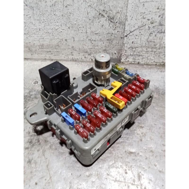 Recambio de caja reles / fusibles para rover 200 ii hatchback (rf) 220 d/sd referencia OEM IAM YQF102470 122241112796 
