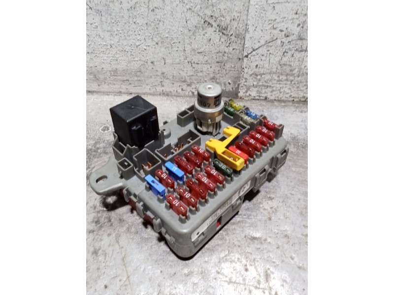 Recambio de caja reles / fusibles para rover 200 ii hatchback (rf) 220 d/sd referencia OEM IAM YQF102470 122241112796 