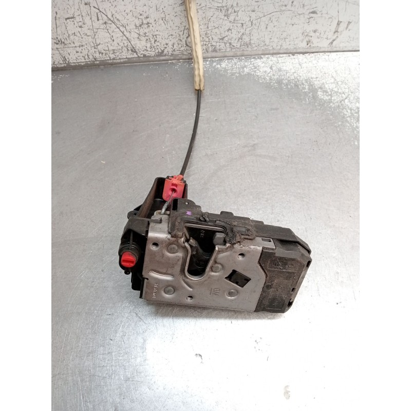 Recambio de motor cierre centralizado trasero derecho para opel zafira / zafira family b (a05) 1.9 cdti (m75) referencia OEM IAM