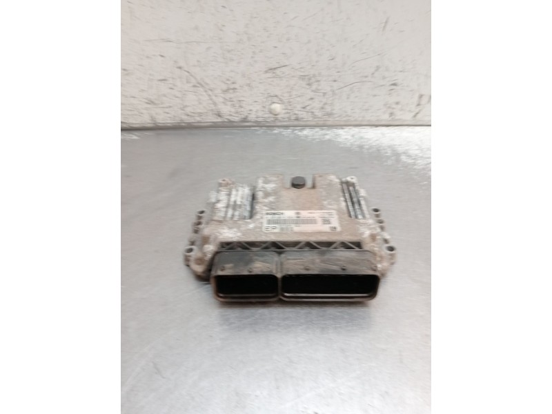 Recambio de centralita motor uce para opel zafira / zafira family b (a05) 1.9 cdti (m75) referencia OEM IAM 0281014024 55205622 