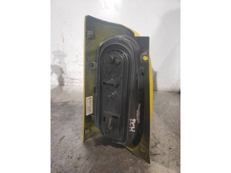 Recambio de piloto trasero derecho para smart coupe básico (45kw) referencia OEM IAM 11636V001 423002V001 