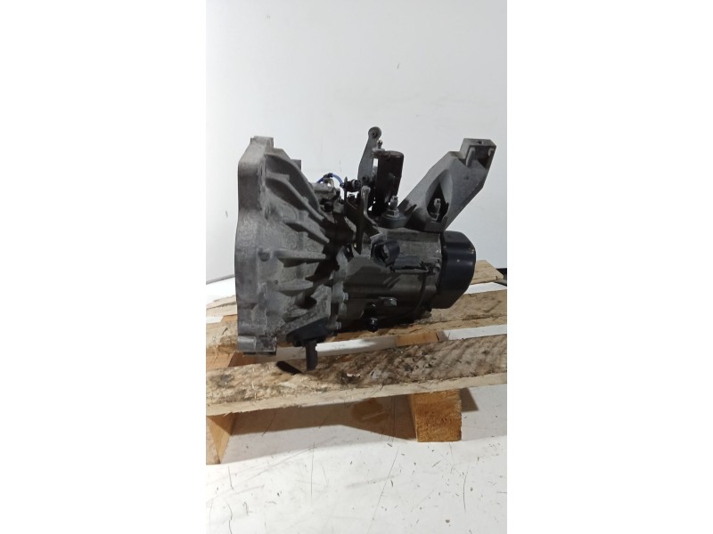 Recambio de caja cambios para mazda 3 (bk) 1.6 (bk14) referencia OEM IAM 6TH0413081 5v 