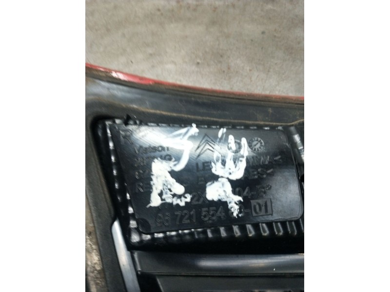 Recambio de piloto trasero derecho interior para citroën c4 i (lc_) 2.0 hdi referencia OEM IAM 967215548001  