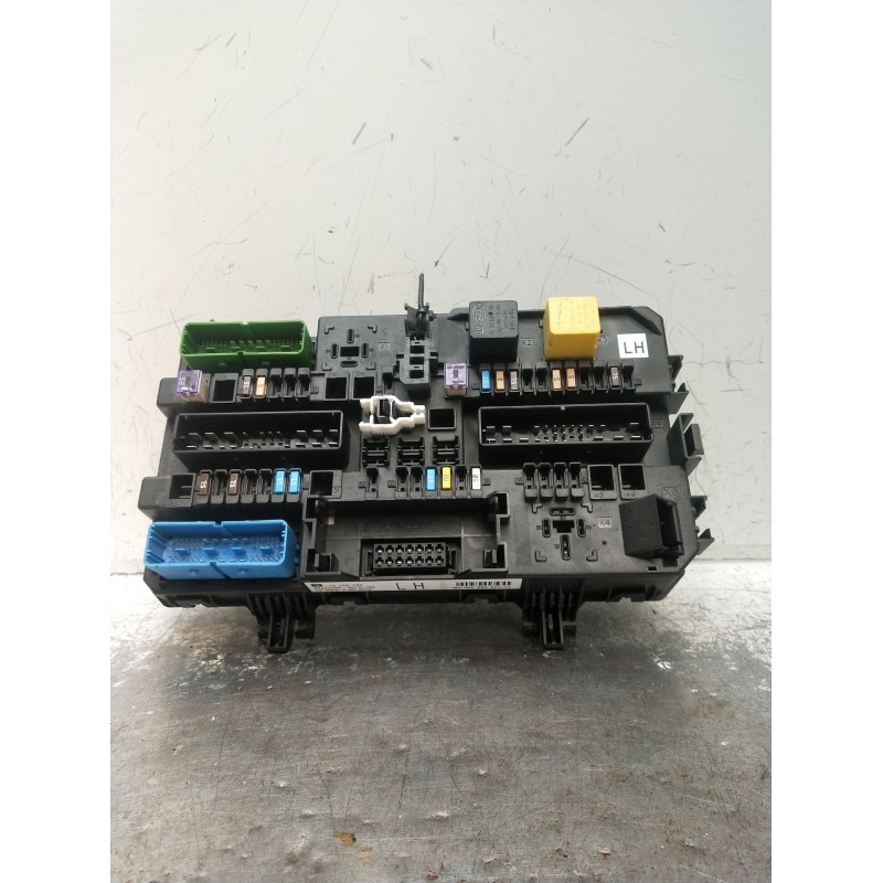 Recambio de caja reles / fusibles para opel zafira / zafira family b (a05) 1.7 cdti (m75) referencia OEM IAM 13268286  5DK008669