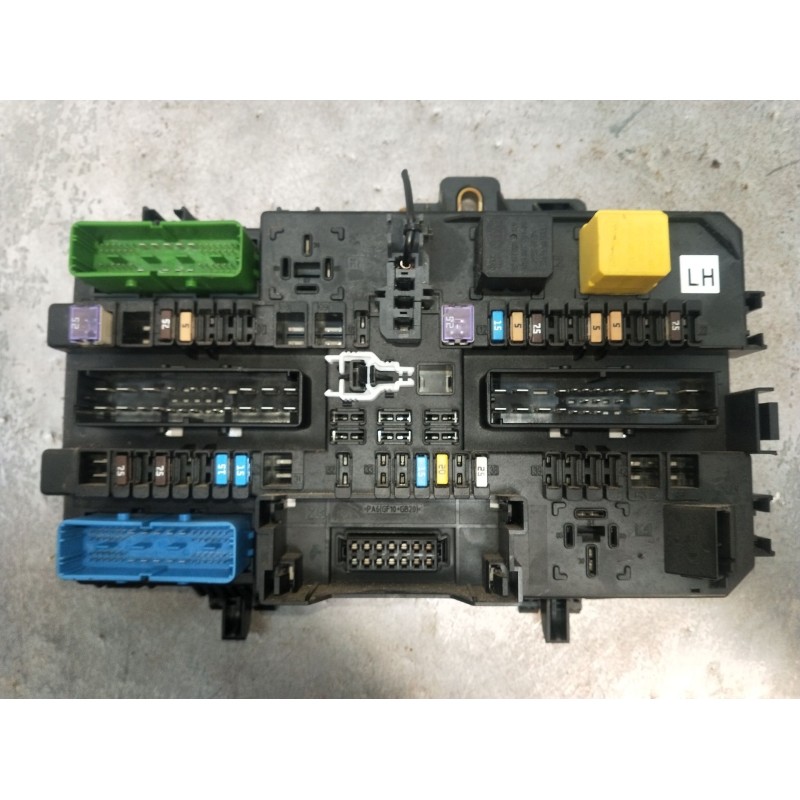 Recambio de caja reles / fusibles para opel zafira / zafira family b (a05) 1.7 cdti (m75) referencia OEM IAM 13268286  5DK008669